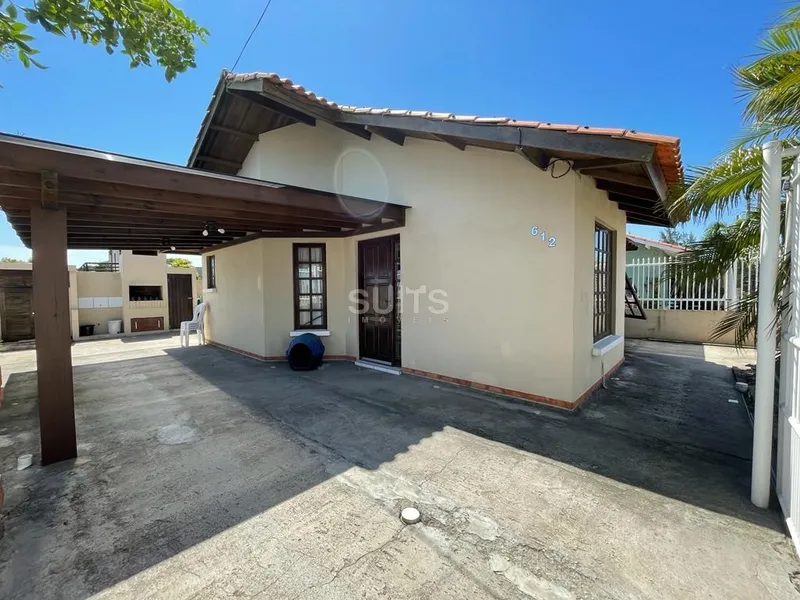 Ótima casa à venda no Centro de Xangri-Lá: 1ª foto da galeria de imagens do imóvel