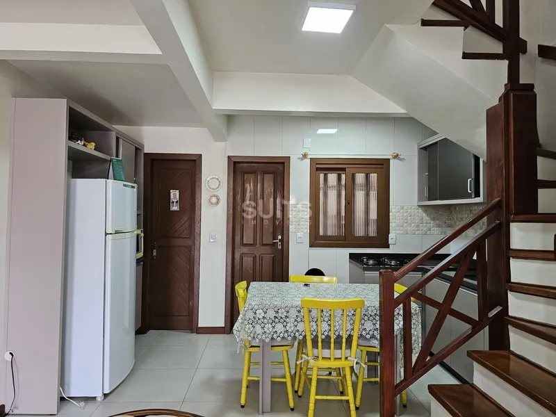 Excelente sobrado a venda próximo do mar: 3ª foto da galeria de imagens do imóvel