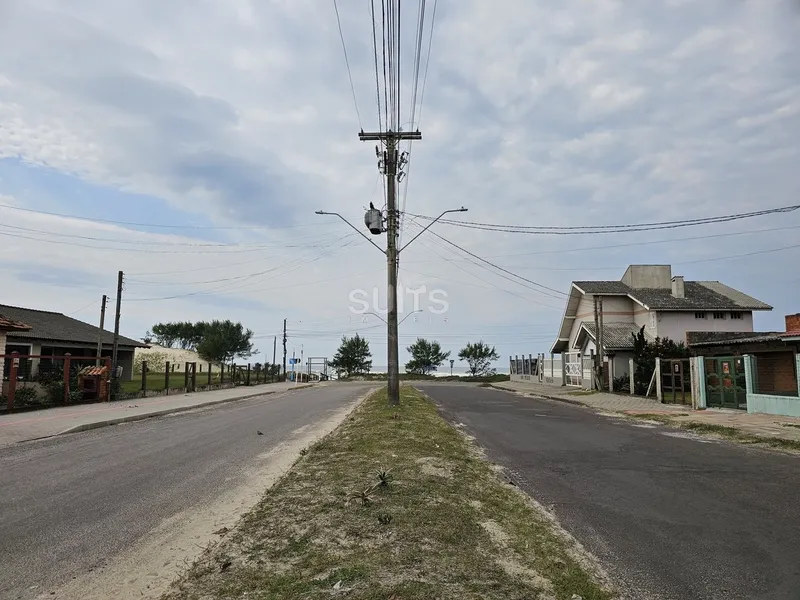 Excelente sobrado a venda próximo do mar: 1ª foto da galeria de imagens do imóvel