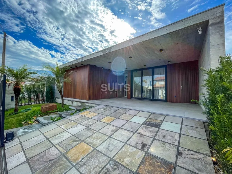 Uma das melhores casas à poucos metros do mar no Centro de Xangri-Lá: 2ª foto da galeria de imagens do imóvel