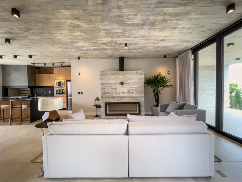 Uma das melhores casas à poucos metros do mar no Centro de Xangri-Lá: 9ª foto da galeria de imagens do imóvel