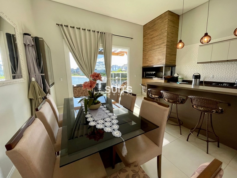 Excelente Casa Beira-lago no Condomínio Riviera em Xangri-lá: 7ª foto da galeria de imagens do imóvel