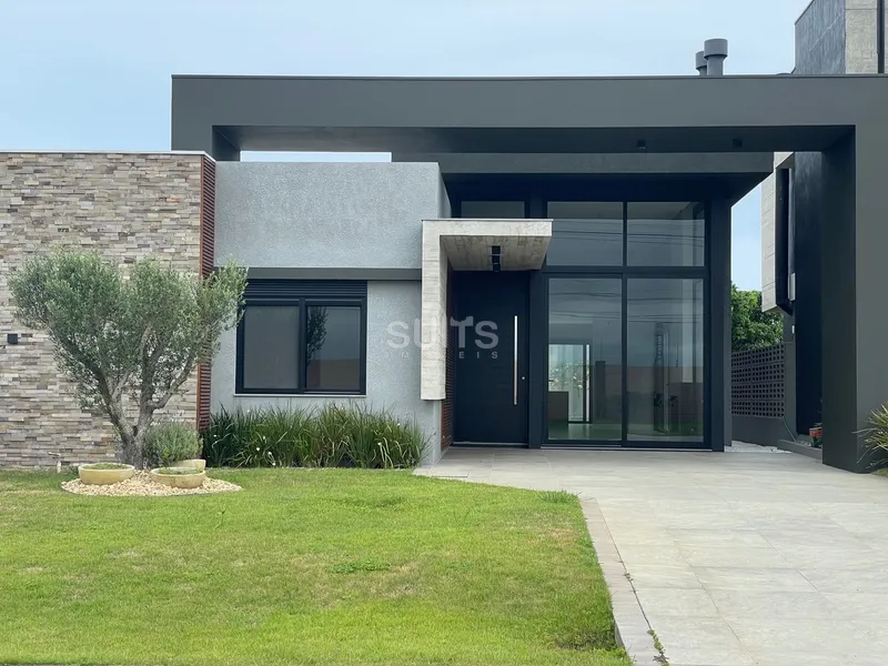 Linda casa de Alto padrão no Condomínio Riviera em Xangri-Lá: 2ª foto da galeria de imagens do imóvel