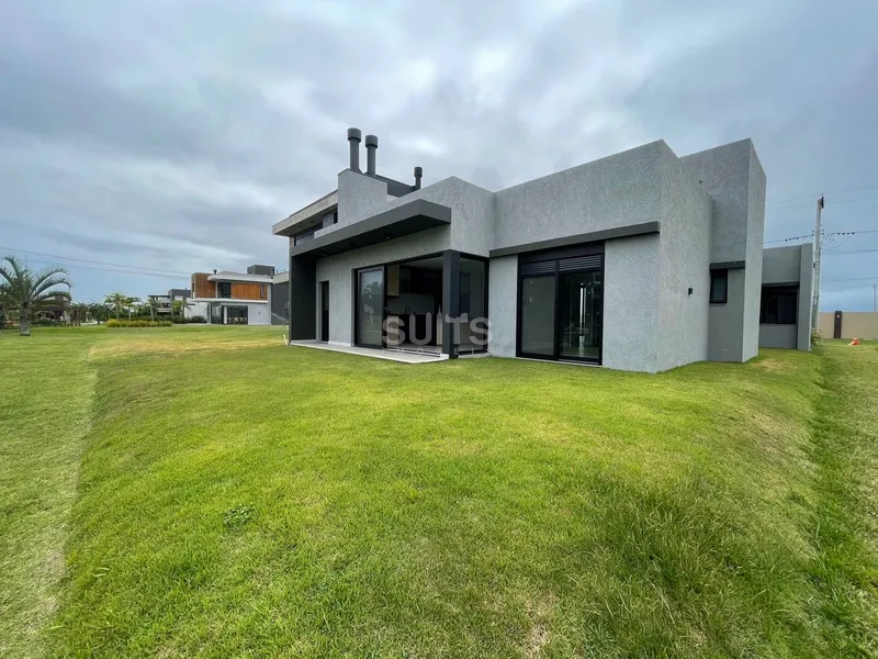 Linda casa de Alto padrão no Condomínio Riviera em Xangri-Lá: 26ª foto da galeria de imagens do imóvel