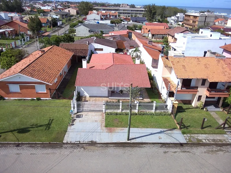 Excelente Casa Térrea a poucos metros do mar no Centro de Xangri-lá: 25ª foto da galeria de imagens do imóvel