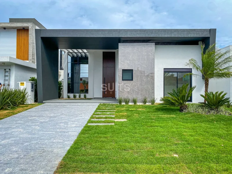 Excelente Casa terréa beira lago no condomínio Riviera: 1ª foto da galeria de imagens do imóvel