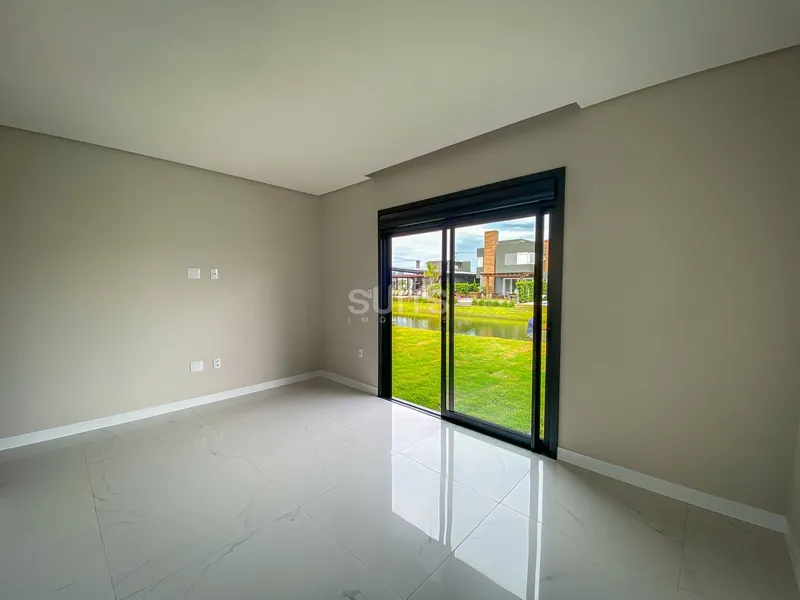 Excelente Casa terréa beira lago no condomínio Riviera: 16ª foto da galeria de imagens do imóvel