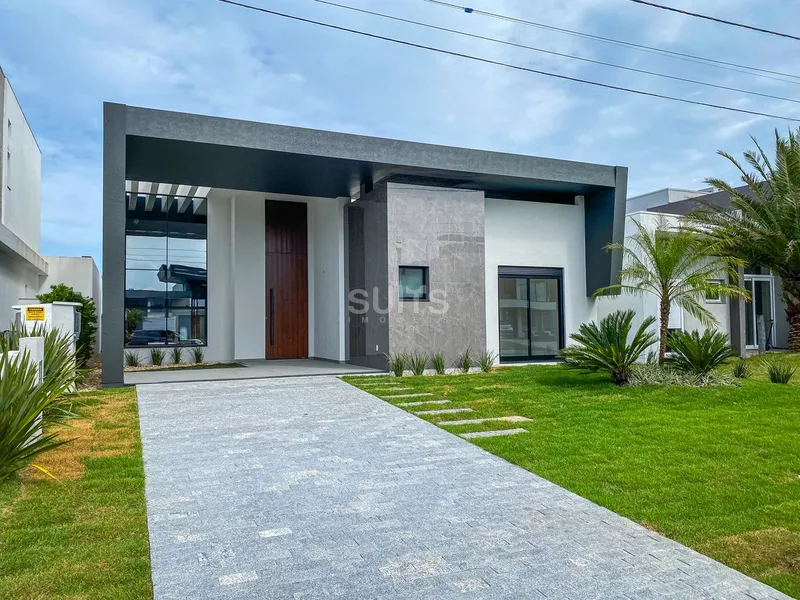 Excelente Casa terréa beira lago no condomínio Riviera: 2ª foto da galeria de imagens do imóvel