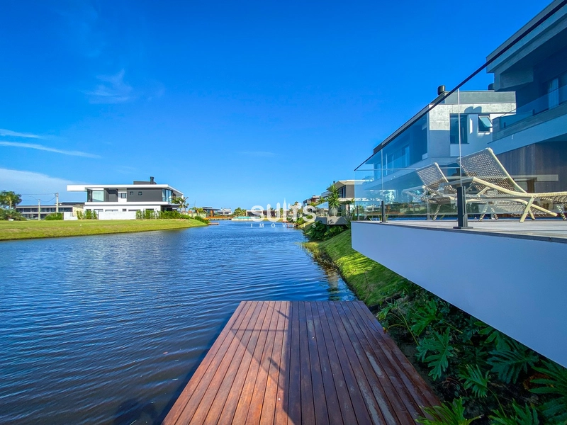 Incrível mansão na beira do lago no condomínio Sense: 36ª foto da galeria de imagens do imóvel