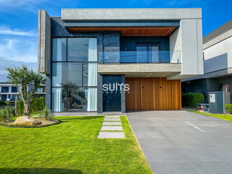 Incrível mansão na beira do lago no condomínio Sense: 2ª foto da galeria de imagens do imóvel