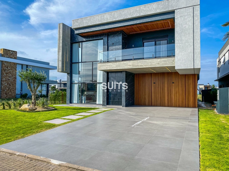 Incrível mansão na beira do lago no condomínio Sense: 1ª foto da galeria de imagens do imóvel