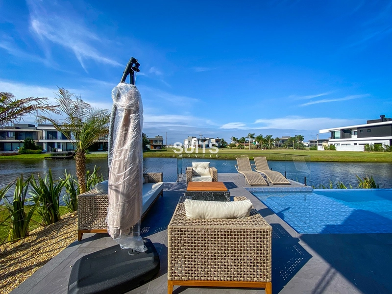 Incrível mansão na beira do lago no condomínio Sense: 32ª foto da galeria de imagens do imóvel