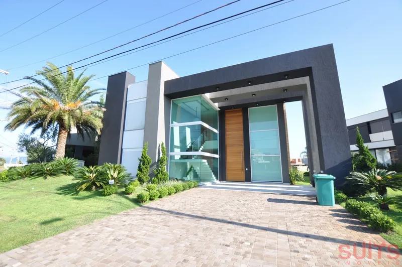 Excelente sobrado beira-lago no Condomínio Enseada: 1ª foto da galeria de imagens do imóvel