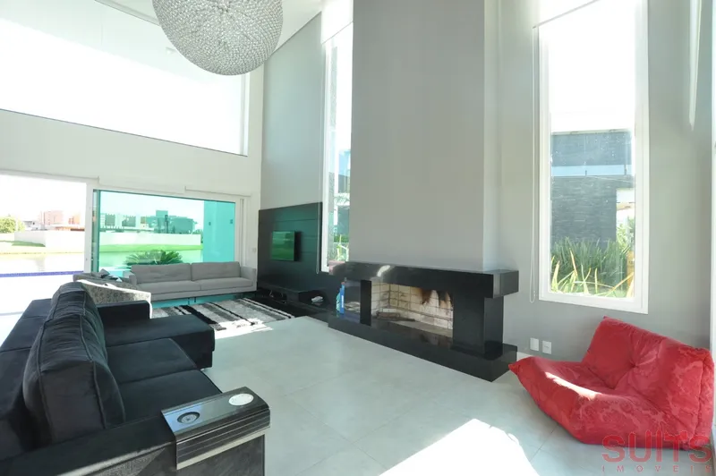 Excelente sobrado beira-lago no Condomínio Enseada: 2ª foto da galeria de imagens do imóvel