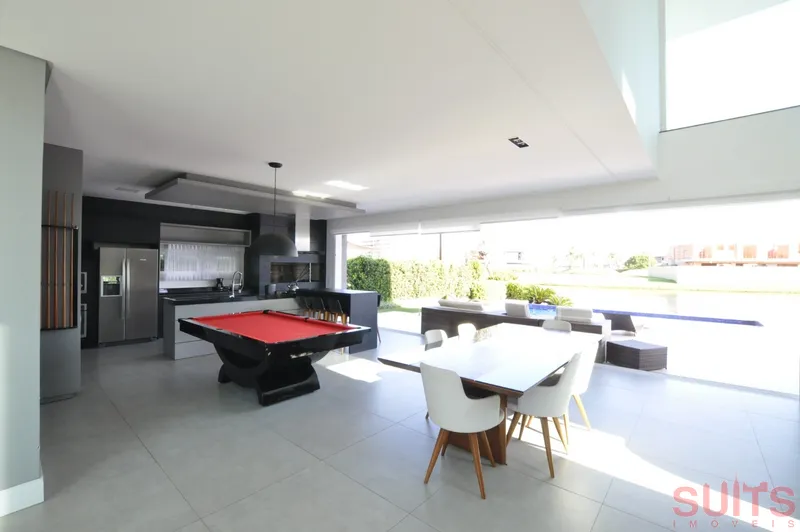 Excelente sobrado beira-lago no Condomínio Enseada: 6ª foto da galeria de imagens do imóvel