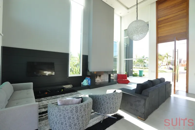 Excelente sobrado beira-lago no Condomínio Enseada: 4ª foto da galeria de imagens do imóvel