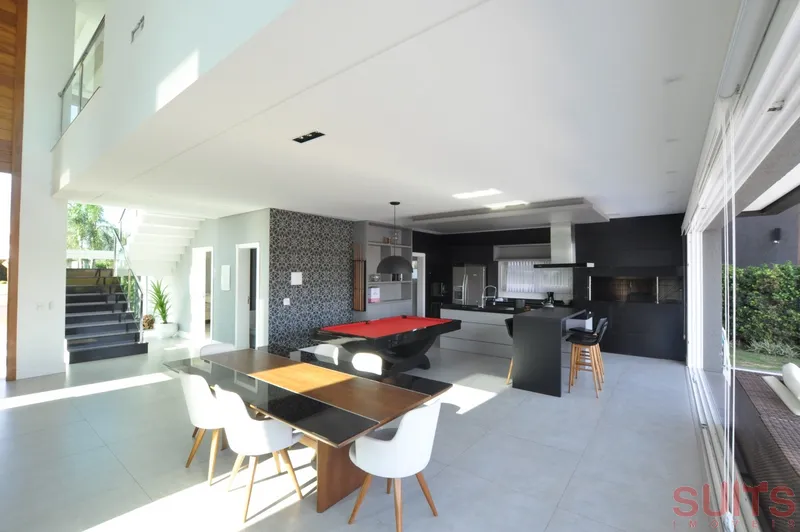 Excelente sobrado beira-lago no Condomínio Enseada: 5ª foto da galeria de imagens do imóvel