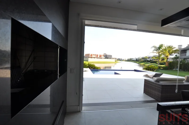 Excelente sobrado beira-lago no Condomínio Enseada: 10ª foto da galeria de imagens do imóvel