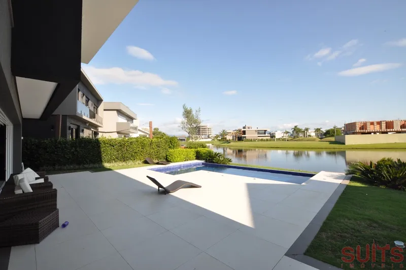 Excelente sobrado beira-lago no Condomínio Enseada: 11ª foto da galeria de imagens do imóvel