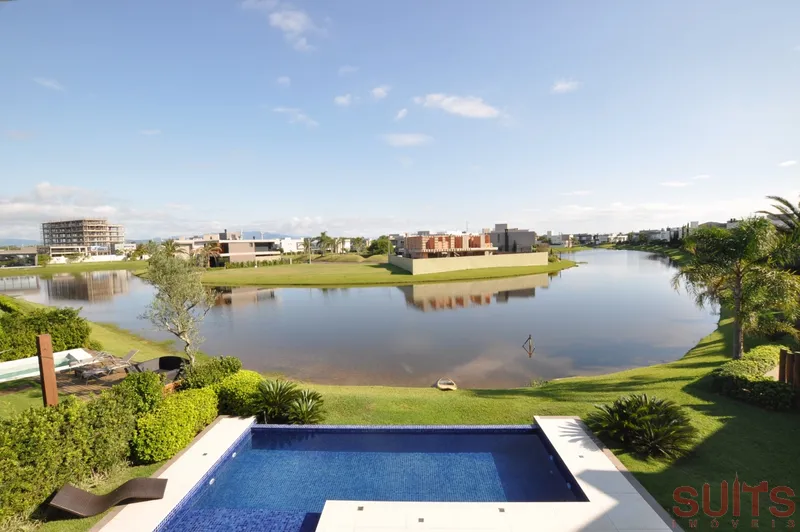 Excelente sobrado beira-lago no Condomínio Enseada: 24ª foto da galeria de imagens do imóvel