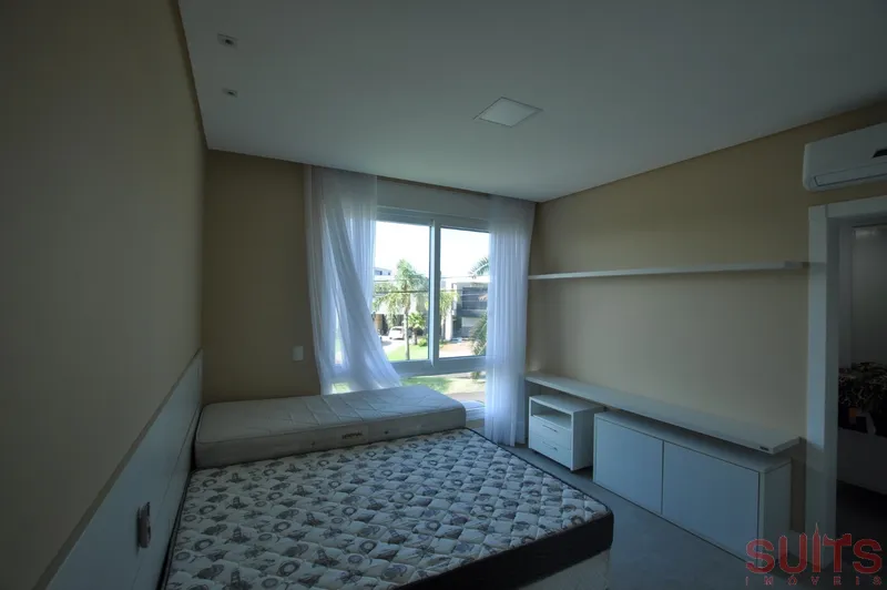 Excelente sobrado beira-lago no Condomínio Enseada: 19ª foto da galeria de imagens do imóvel