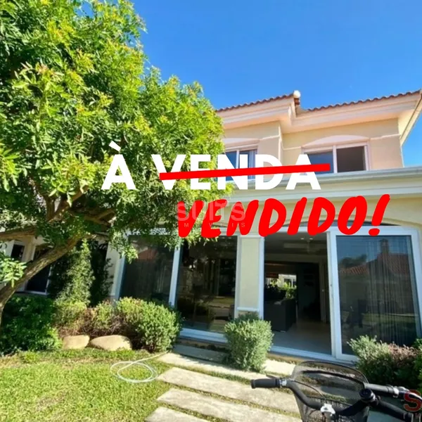 Lindo sobrado à venda no condomínio Villas Resort: 1ª foto da galeria de imagens do imóvel