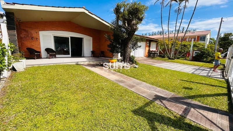 Casa térrea na praia de Atlântida, a poucos metros do mar!: 6ª foto da galeria de imagens do imóvel