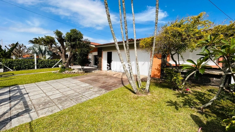 Casa térrea na praia de Atlântida, a poucos metros do mar!: 2ª foto da galeria de imagens do imóvel