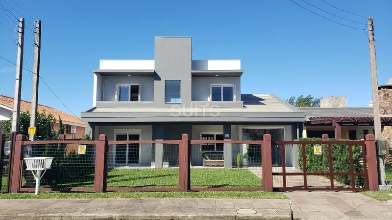 Excelente sobrado à poucos metros do mar no Centro de Xangri-Lá: 2ª foto da galeria de imagens do imóvel