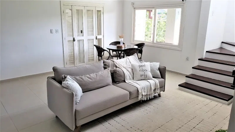 Excelente sobrado à poucos metros do mar no Centro de Xangri-Lá: 4ª foto da galeria de imagens do imóvel