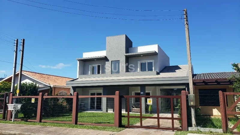 Excelente sobrado à poucos metros do mar no Centro de Xangri-Lá: 3ª foto da galeria de imagens do imóvel