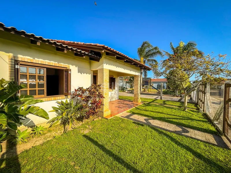 Ótima casa à venda no Centro de Xangri-Lá: 2ª foto da galeria de imagens do imóvel