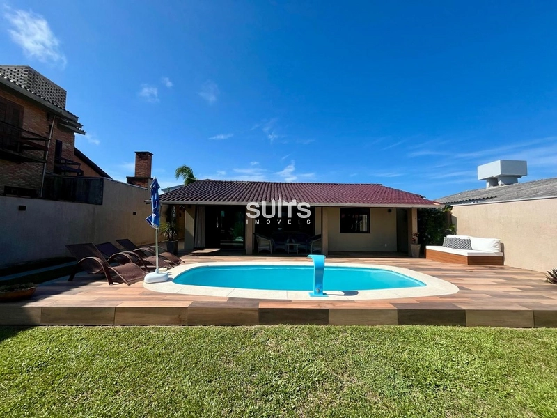 Excelente casa à venda na praia do Arpoador em Xangri-lá: 1ª foto da galeria de imagens do imóvel