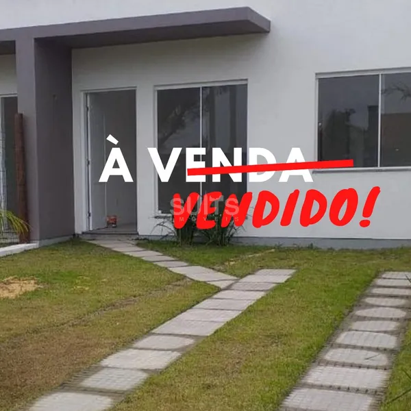 Excelente Casa Geminada no Coqueiros: 1ª foto da galeria de imagens do imóvel
