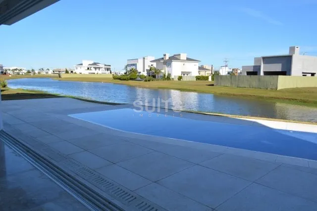 Magnífico Sobrado de Alto Padrão no Condomínio Enseada Lagos: 35ª foto da galeria de imagens do imóvel