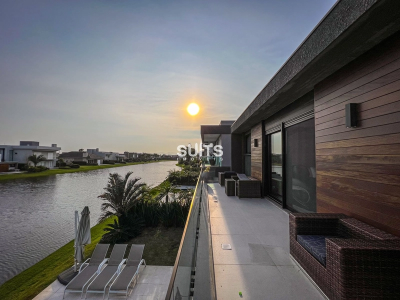 Excelente sobrado na beira do lago no condomínio Enseada: 52ª foto da galeria de imagens do imóvel