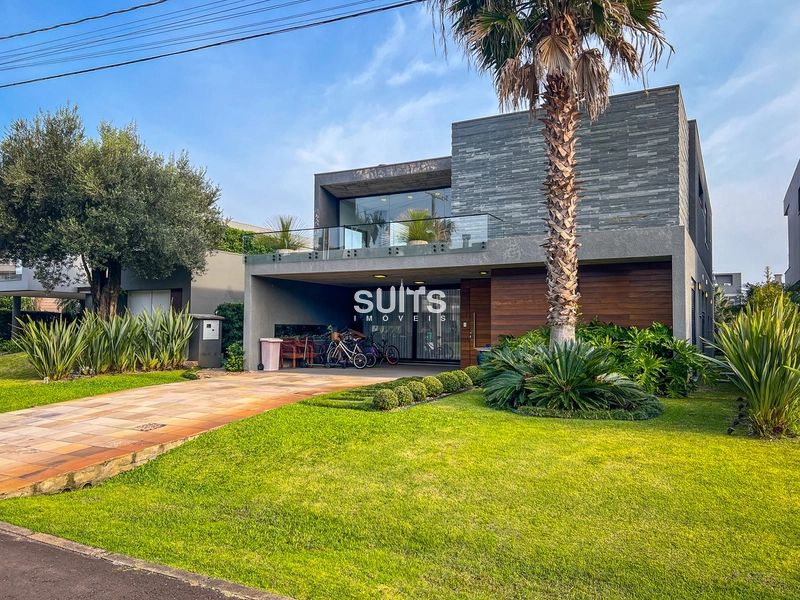 Excelente sobrado na beira do lago no condomínio Enseada: 2ª foto da galeria de imagens do imóvel