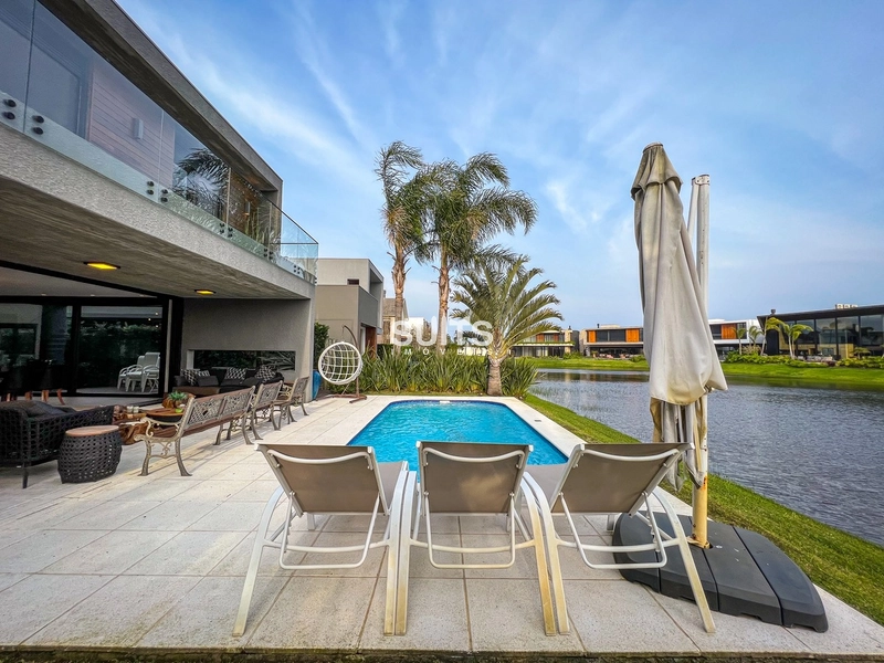 Excelente sobrado na beira do lago no condomínio Enseada: 23ª foto da galeria de imagens do imóvel