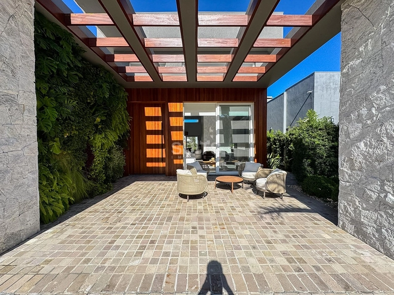 EXCELENTE CASA TERREA BEIRA LAGO CONDOMINIO ENSEADA: 4ª foto da galeria de imagens do imóvel