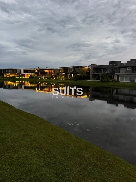 EXCELENTE CASA TERREA BEIRA LAGO CONDOMINIO ENSEADA: 15ª foto da galeria de imagens do imóvel