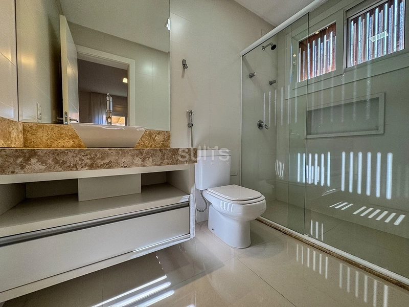 EXCELENTE CASA TERREA BEIRA LAGO CONDOMINIO ENSEADA: 22ª foto da galeria de imagens do imóvel