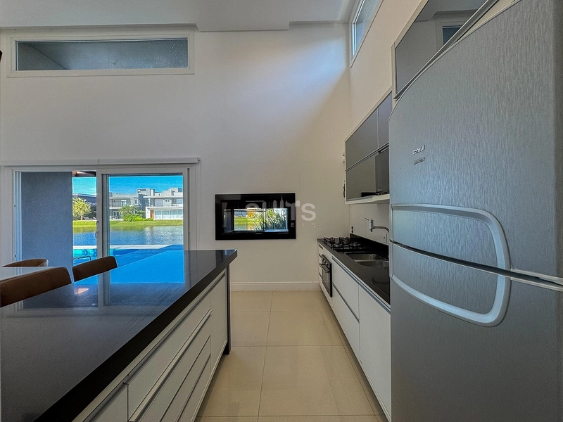 EXCELENTE CASA TERREA BEIRA LAGO CONDOMINIO ENSEADA: 14ª foto da galeria de imagens do imóvel