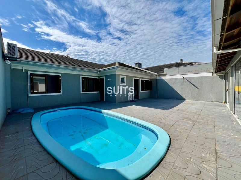 Excelente casa à 02 quadras do mar em Noiva do Mar: 1ª foto da galeria de imagens do imóvel