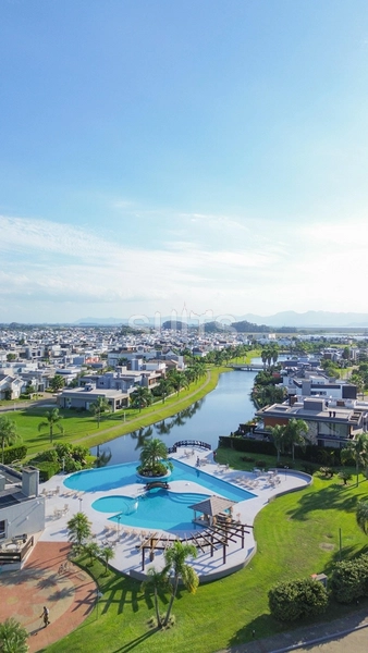 Excelente sobrado de esquina à venda no condomínio Sea Coast: 18ª foto da galeria de imagens do imóvel