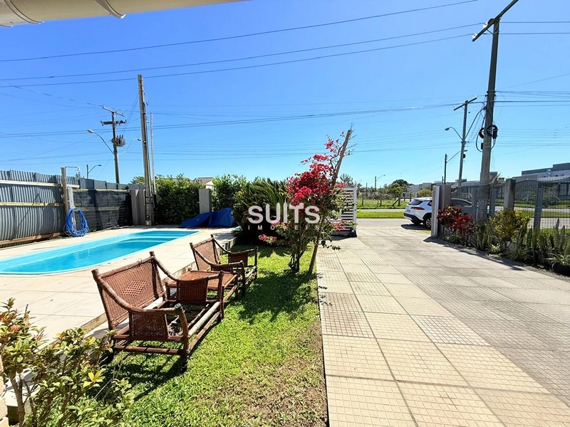 Excelente casa À venda em Atlântida Sul: 4ª foto da galeria de imagens do imóvel