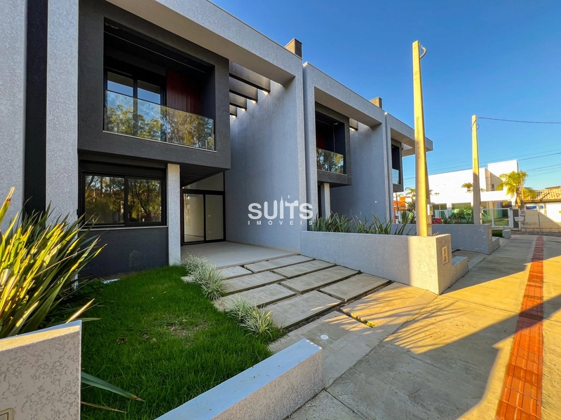 Excelente sobrado à venda no centro da praia de Xangri-Lá: 1ª foto da galeria de imagens do imóvel