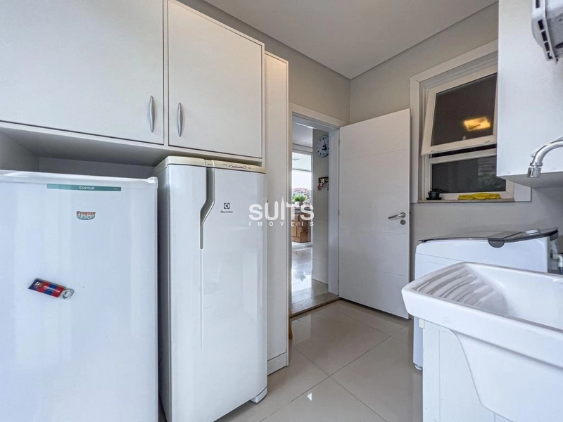 Sobrado com vista para o lago no condomínio Quintas do Lago: 10ª foto da galeria de imagens do imóvel