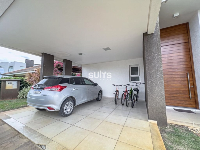 Sobrado com vista para o lago no condomínio Quintas do Lago: 2ª foto da galeria de imagens do imóvel