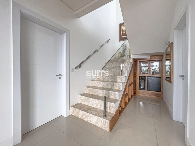 Sobrado com vista para o lago no condomínio Quintas do Lago: 6ª foto da galeria de imagens do imóvel