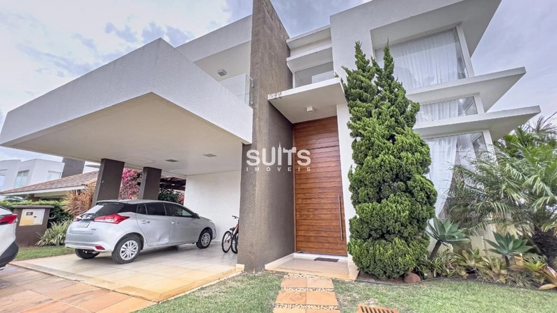 Sobrado com vista para o lago no condomínio Quintas do Lago: 1ª foto da galeria de imagens do imóvel